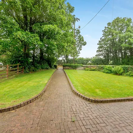 Дом отдыха Halls Bank Farm