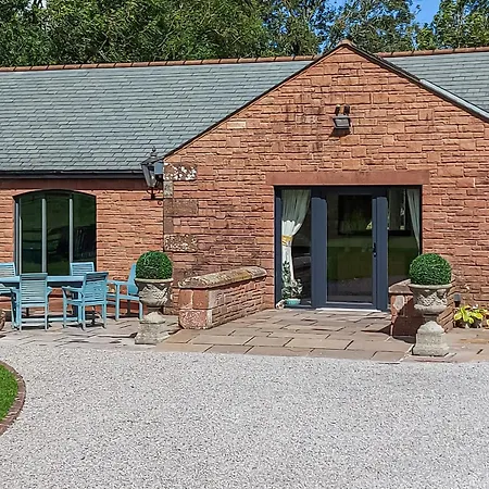 Halls Bank Farm * Plumbland